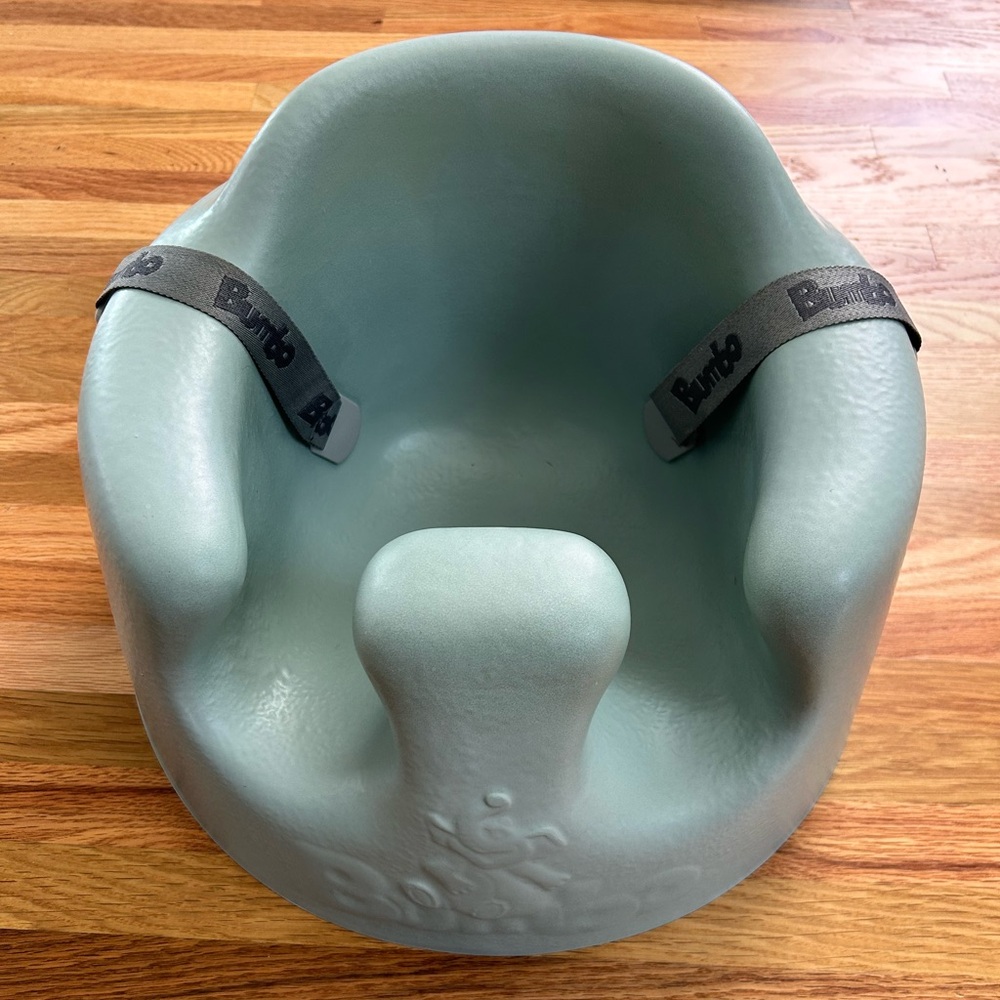 Baby seat with tray